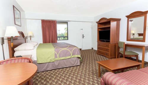 Studio Suite, 1 King Bed, Non Smoking (Mini Suite)