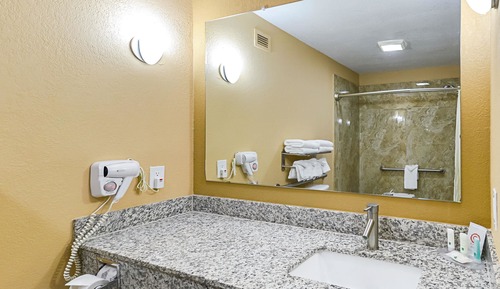 Room, 2 Queen Beds, Accessible, Non Smoking