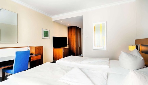 Deluxe Room, Accessible, Lake View