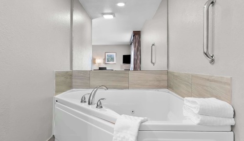 Suite, 1 King Bed, Non Smoking, Jetted Tub (with Sofabed)