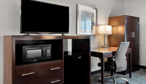 Standard Room, 1 King Bed, Non Smoking, Refrigerator & Microwave
