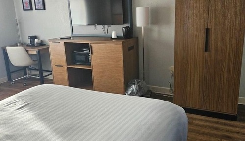 Room, 1 King Bed, Non Smoking