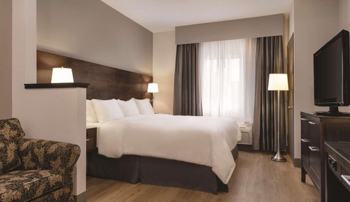 Suite, 1 Twin Bed, Non Smoking (Upgrade)