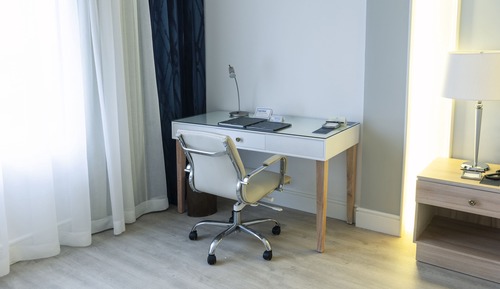 Deluxe Room, 1 King Bed, Accessible