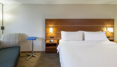 Standard Room, 1 King Bed (Extra Floor Space)