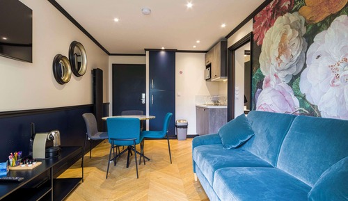 Standard Apartment, 1 Queen Bed, Non Smoking, Kitchenette (with Sofabed)