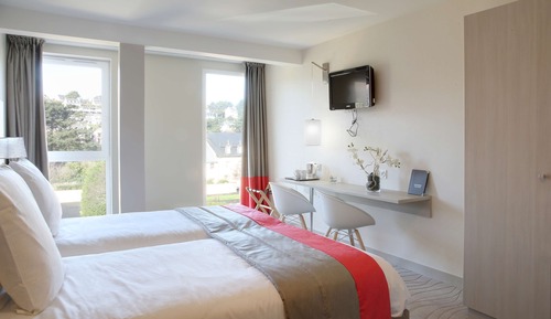 Comfort Room, 1 Queen Bed (Larger Room)