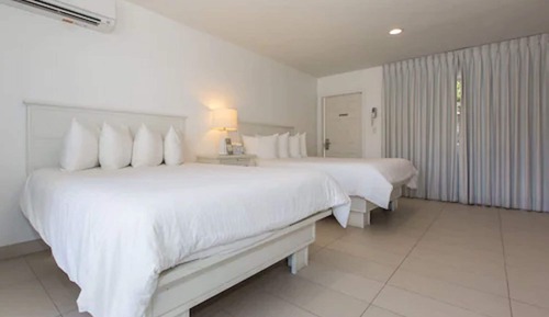 Deluxe Room, 2 Double Beds, Non Smoking