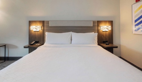 Standard Room, 1 King Bed
