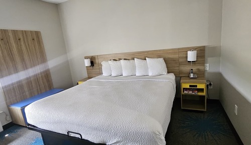 Standard Room, 1 King Bed