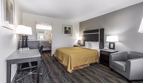 Business Room, 1 Queen Bed, Smoking