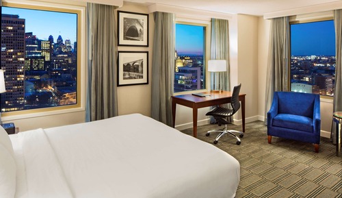 City Room, 1 King Bed, City View