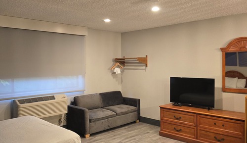 Deluxe Single Room, 2 Queen Beds