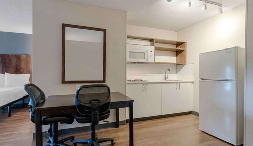 Studio, 1 Queen Bed, Non Smoking