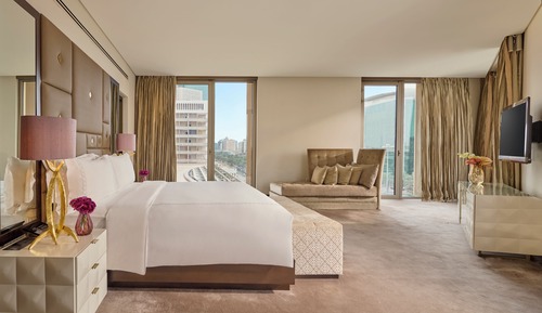 Suite (Al Faisaliah)