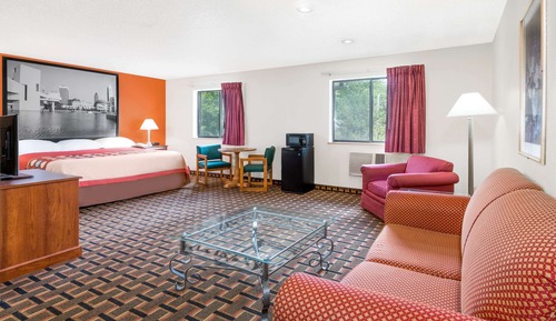 Standard Room, 1 King Bed, Smoking