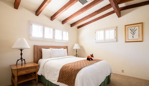 Suite, 2 Queen Beds (Sycamore Casita - 2 Queen Beds with P)