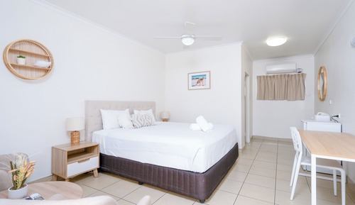 Deluxe King Room