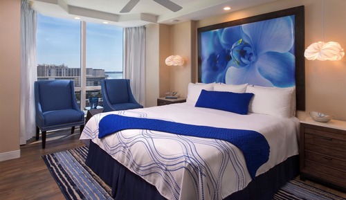 Palm Tower Upper Floor One Bedroom King Suite Beachfront