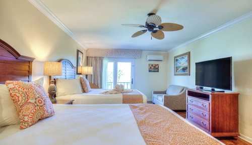 Deluxe Room, Partial Oceanview, 2 Queen Beds, Balcony
