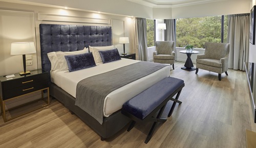 Suite, Corner
