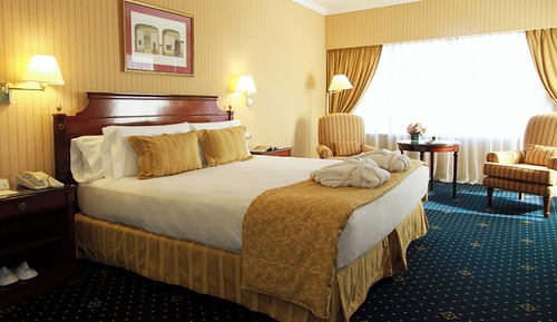 Executive Suite, Corner