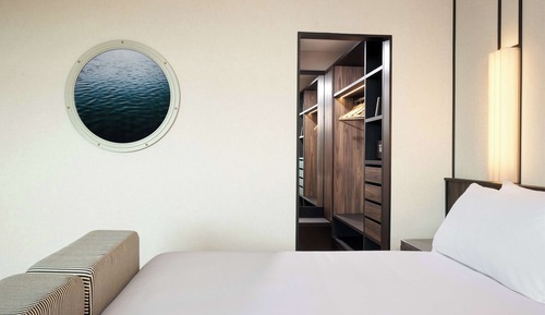 Executive Room, 1 King Bed (Family Room)