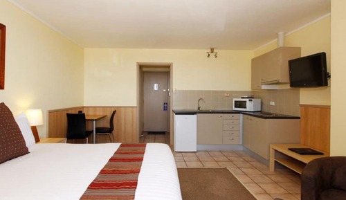 Queen Room with Kitchenette