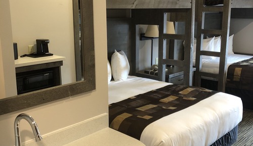 Standard Room, Multiple Beds (Two Queens Beds with Bunks over top G)