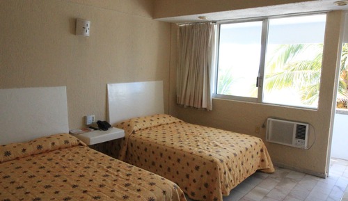 Standard Room, 2 Double Beds, Pool View