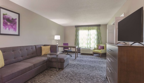 Suite, 1 Bedroom, Non Smoking (1 King Bed)