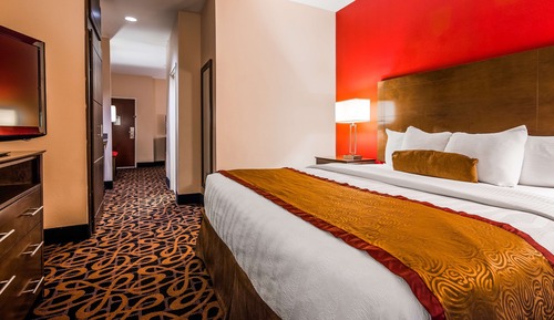Suite, 1 King Bed, Accessible, Non Smoking (with Sofabed)