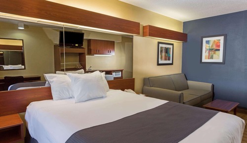 Suite, 1 Queen Bed with Sofa bed