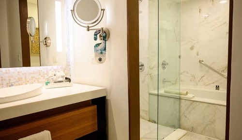 Classic Room, 2 Double Beds, Lake View