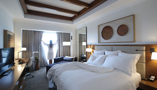 Classic Room, 1 King Bed, Pool View