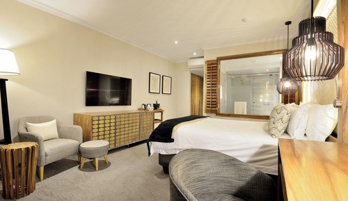 Standard Queen Room