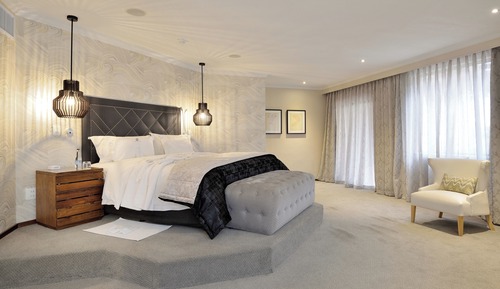 Luxury King Suite