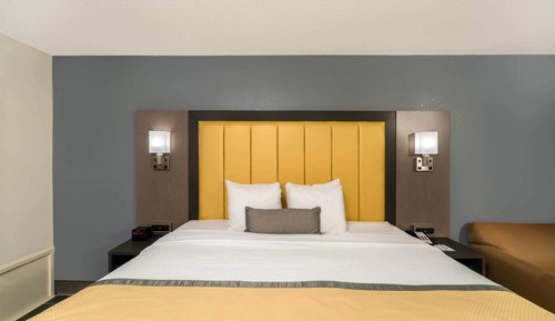 Studio Suite, 1 King Bed, Non Smoking