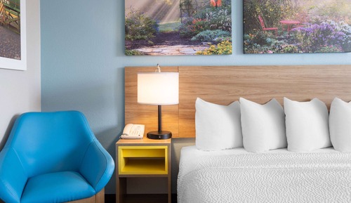 Business Room, 1 King Bed, Non Smoking