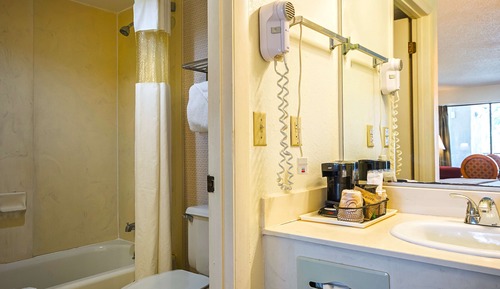Room, 2 Queen Beds (Pet Friendly First Floor)