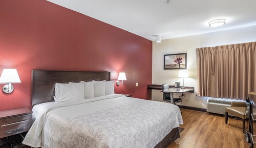 Standard Room, 1 Queen Bed (Smoke Free)