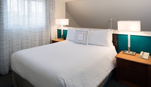 Studio, 1 Queen Bed with Sofa bed, Non Smoking (Mobility/Hearing Accessible, Tub)