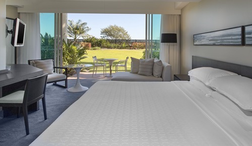Room, 1 King Bed, Garden View, Ground Floor