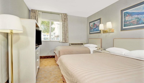 Room, 2 Queen Beds, Non Smoking