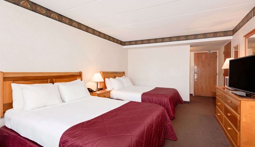 Room, 2 Queen Beds, Non Smoking (Main Level)