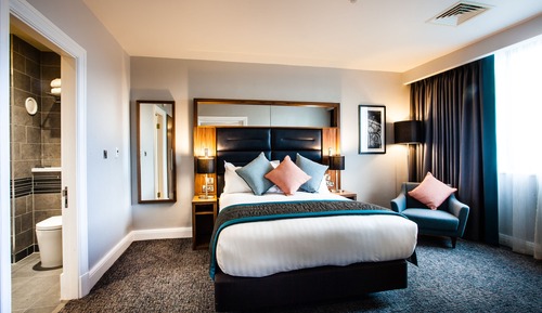 Standard Room, 1 Queen Bed