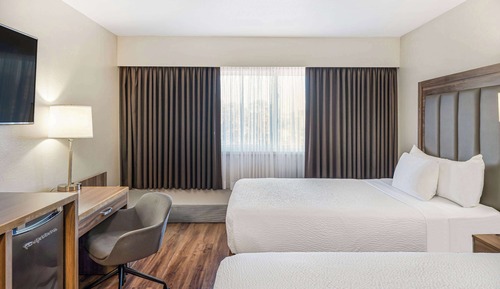 Deluxe Room, 2 Double Beds, Kitchenette (Street View)