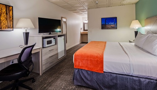 Standard Room, 1 King Bed, Accessible, Non Smoking (Bathtub)