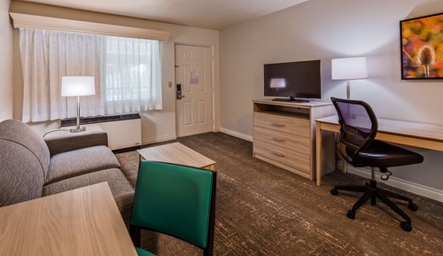 Business Suite, 1 King Bed, Non Smoking, Refrigerator & Microwave