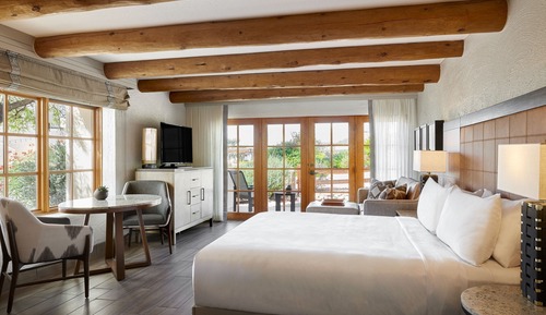 Signature Room, 1 King Bed, Non Smoking, View (Hearing Accessible)